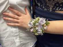 Load image into Gallery viewer, Adult Wrist Corsage
